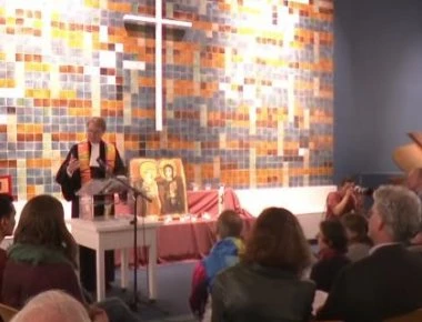 Εκκλησία στην Ολλανδία κάνει μαραθώνια λειτουργία για να εμποδίσει την απέλαση αλλοδαπών (βίντεο)